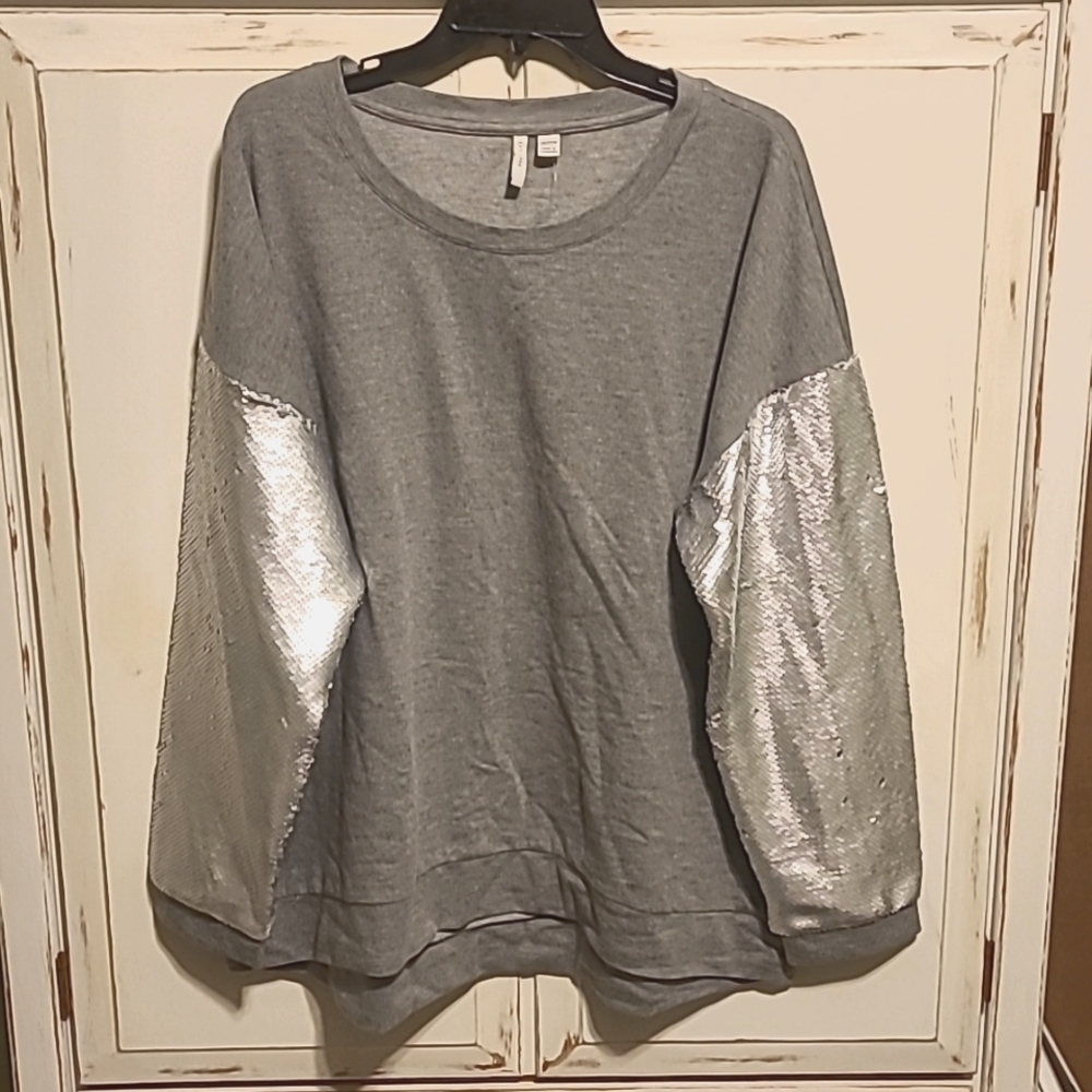 Sweatshirt